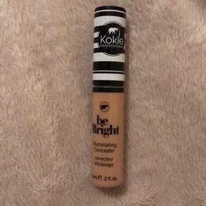Be bright illuminating concealer